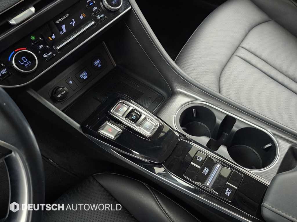 Hyundai Sonata — photo 09