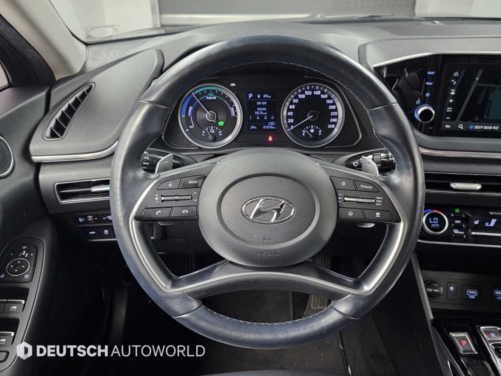 Hyundai Sonata — photo 13