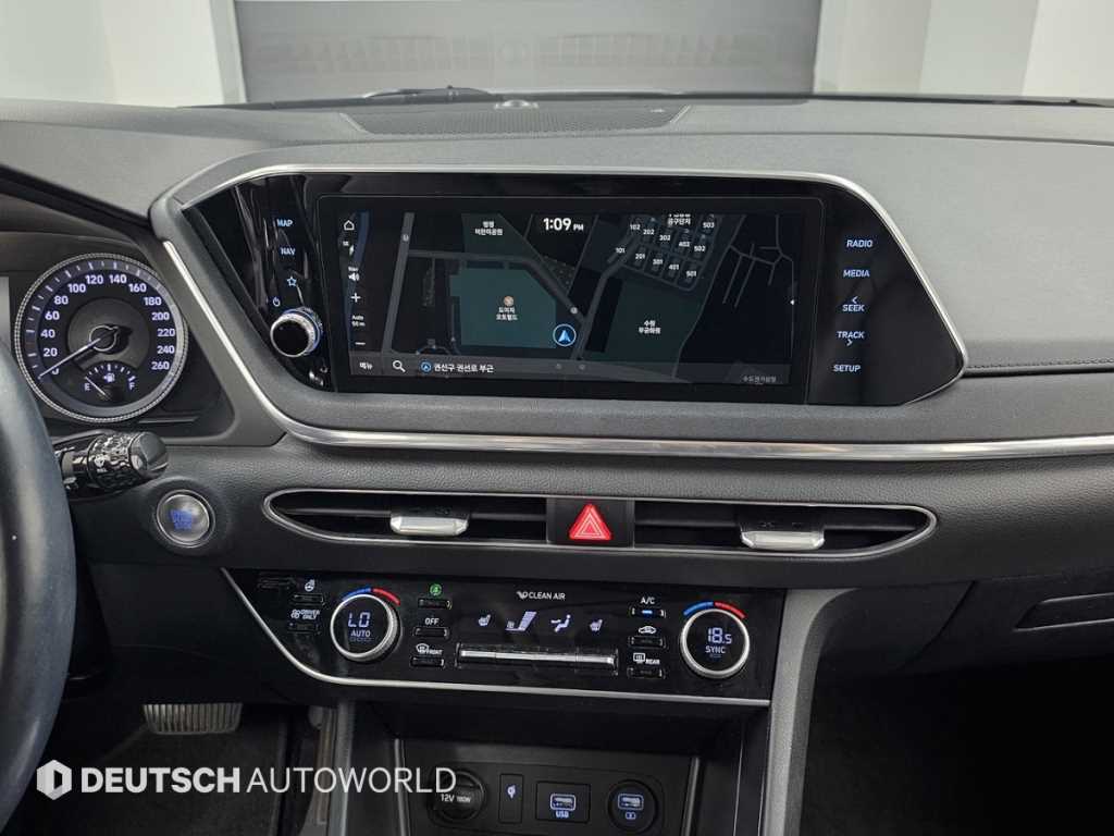 Hyundai Sonata — photo 14