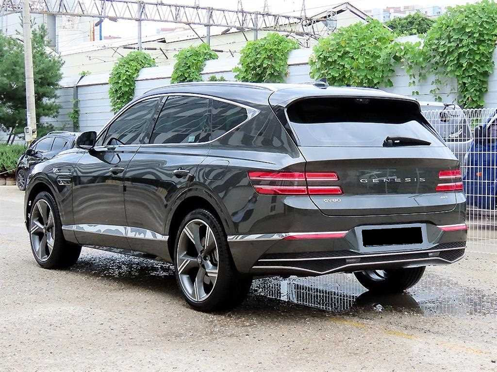 Genesis GV80 — photo 03