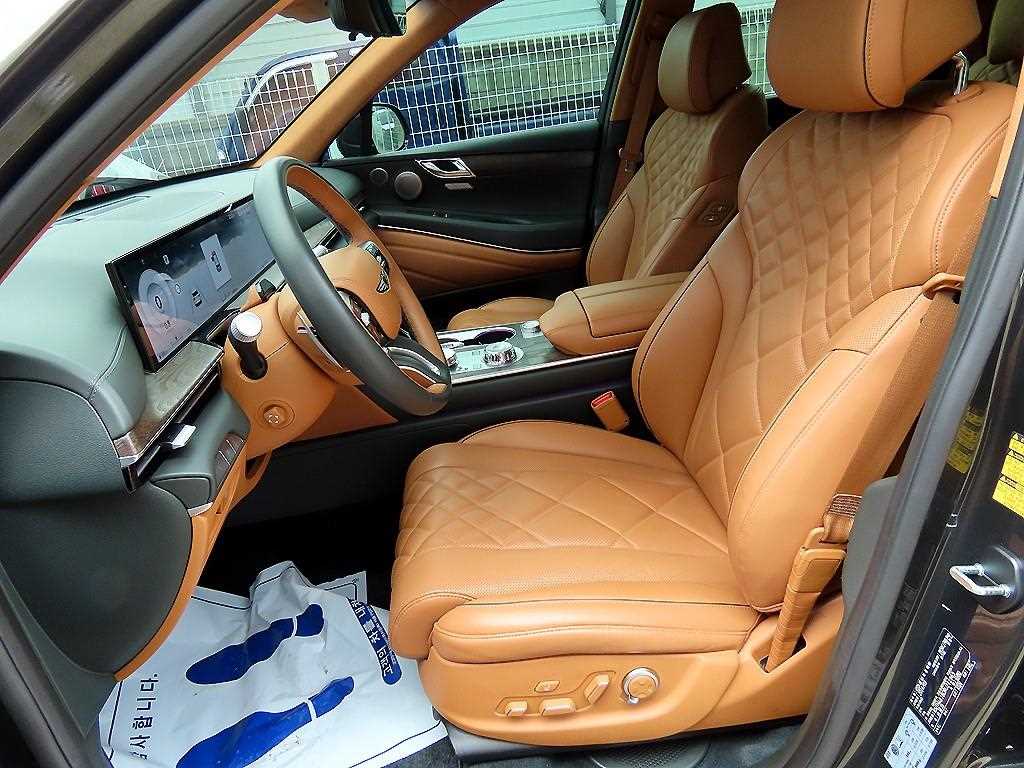 Genesis GV80 — photo 05