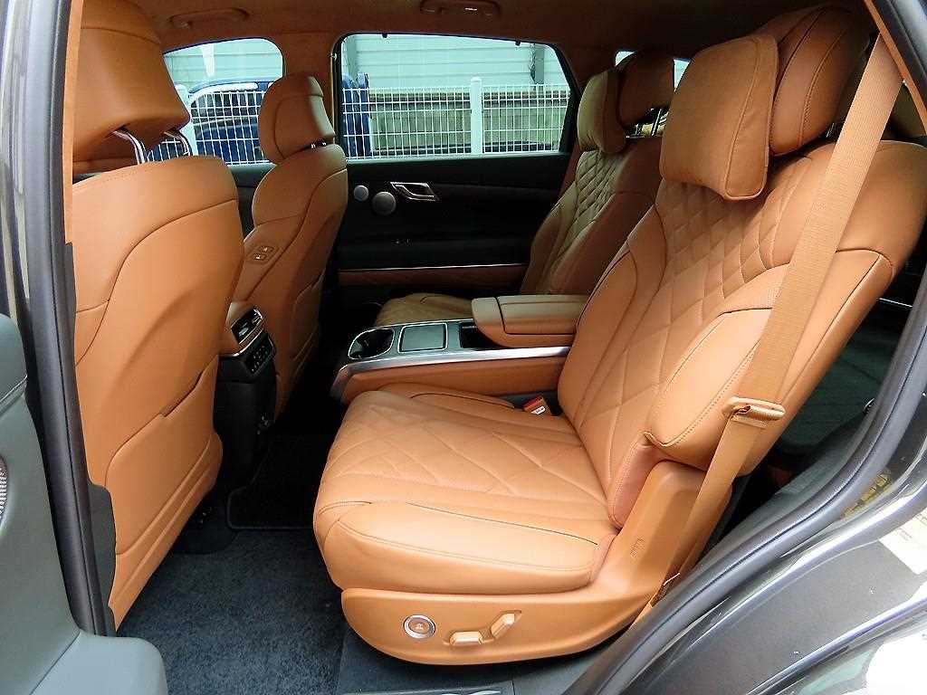Genesis GV80 — photo 06