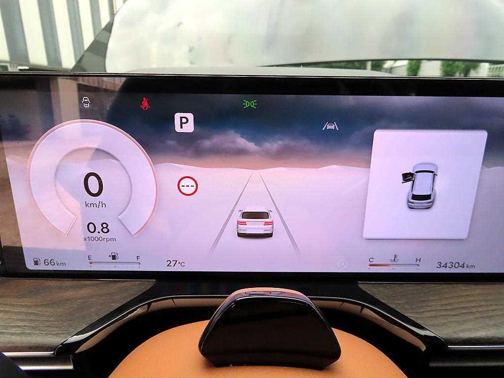 Genesis GV80 — photo 09