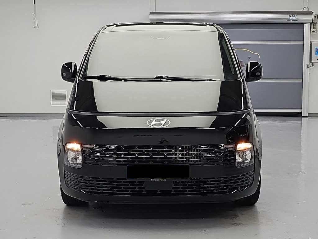 Hyundai Staria — photo 02