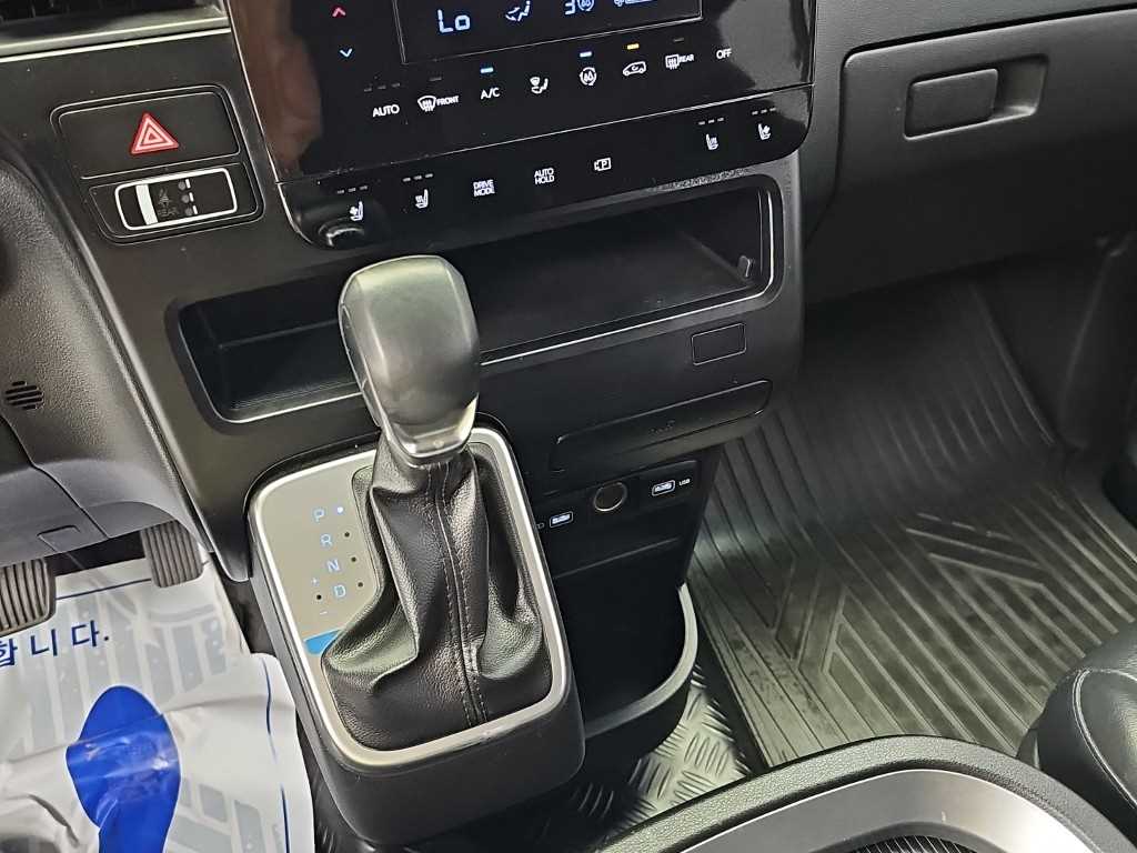 Hyundai Staria — photo 08