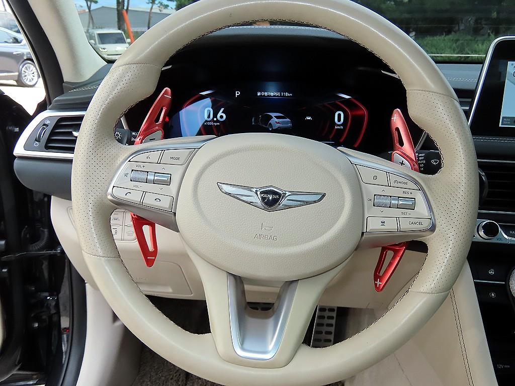 Genesis G70 — photo 08