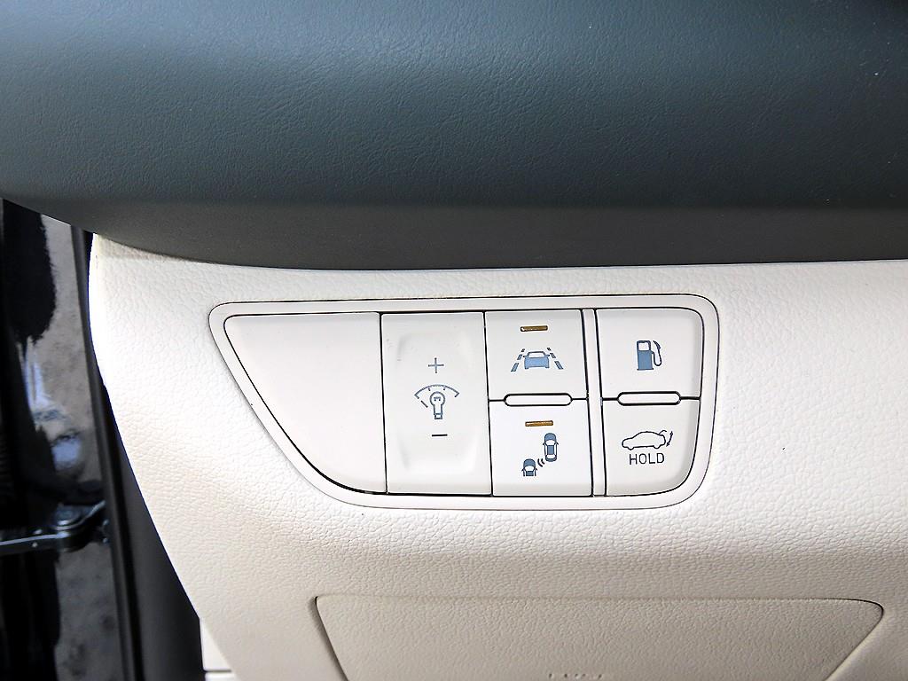 Genesis G70 — photo 12