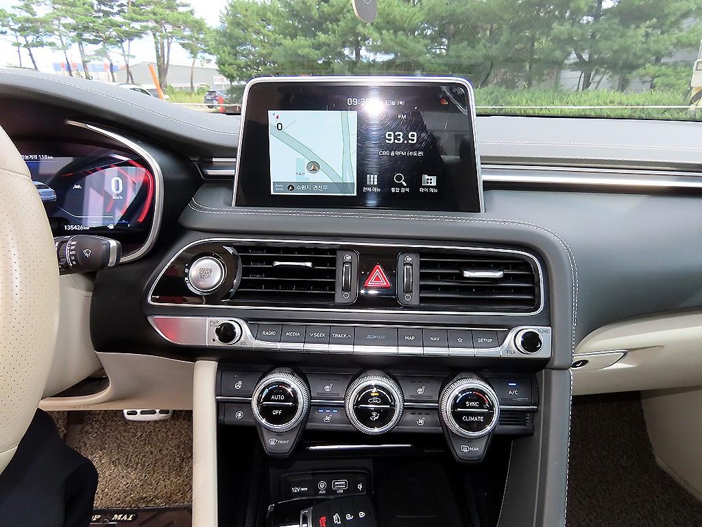 Genesis G70 — photo 13