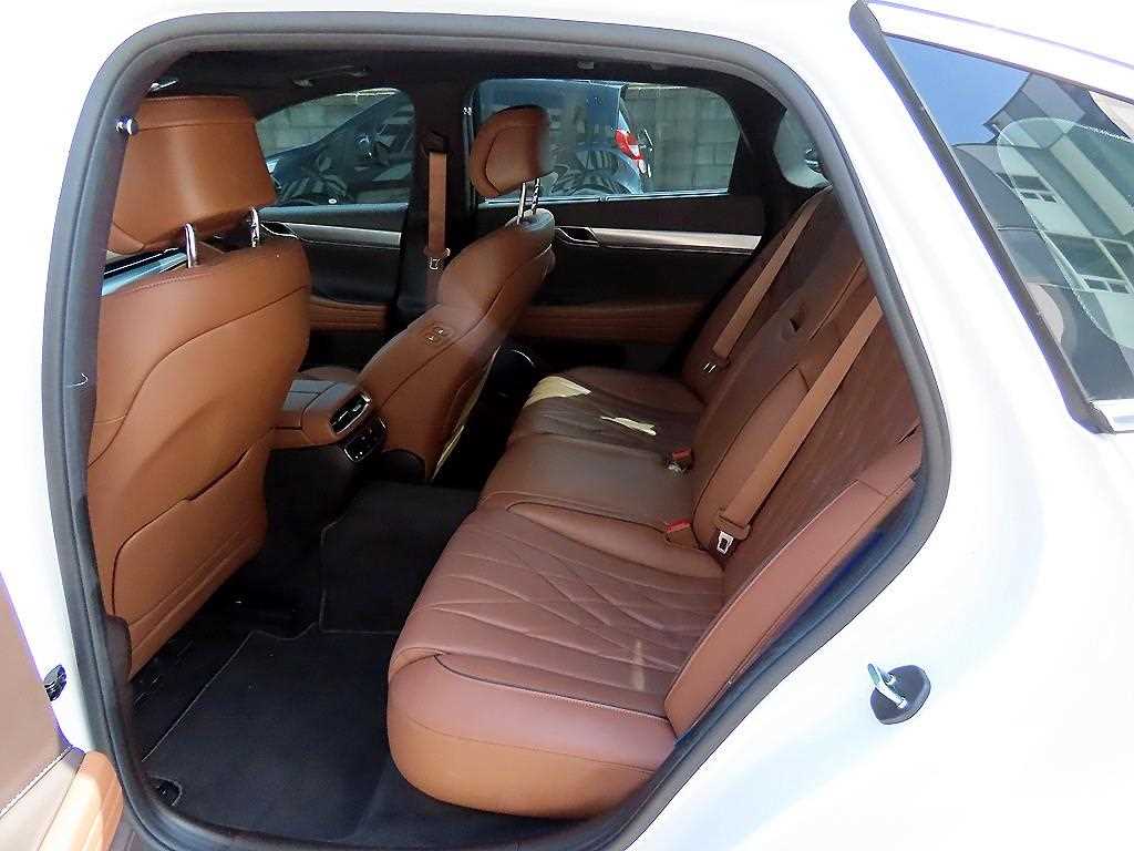 Genesis G80 — photo 06