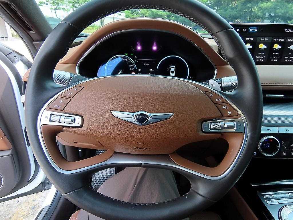 Genesis G80 — photo 08