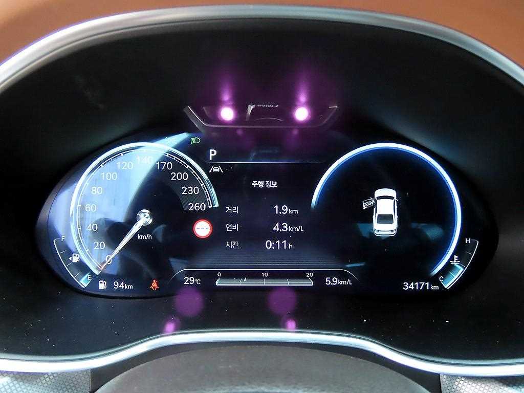 Genesis G80 — photo 09