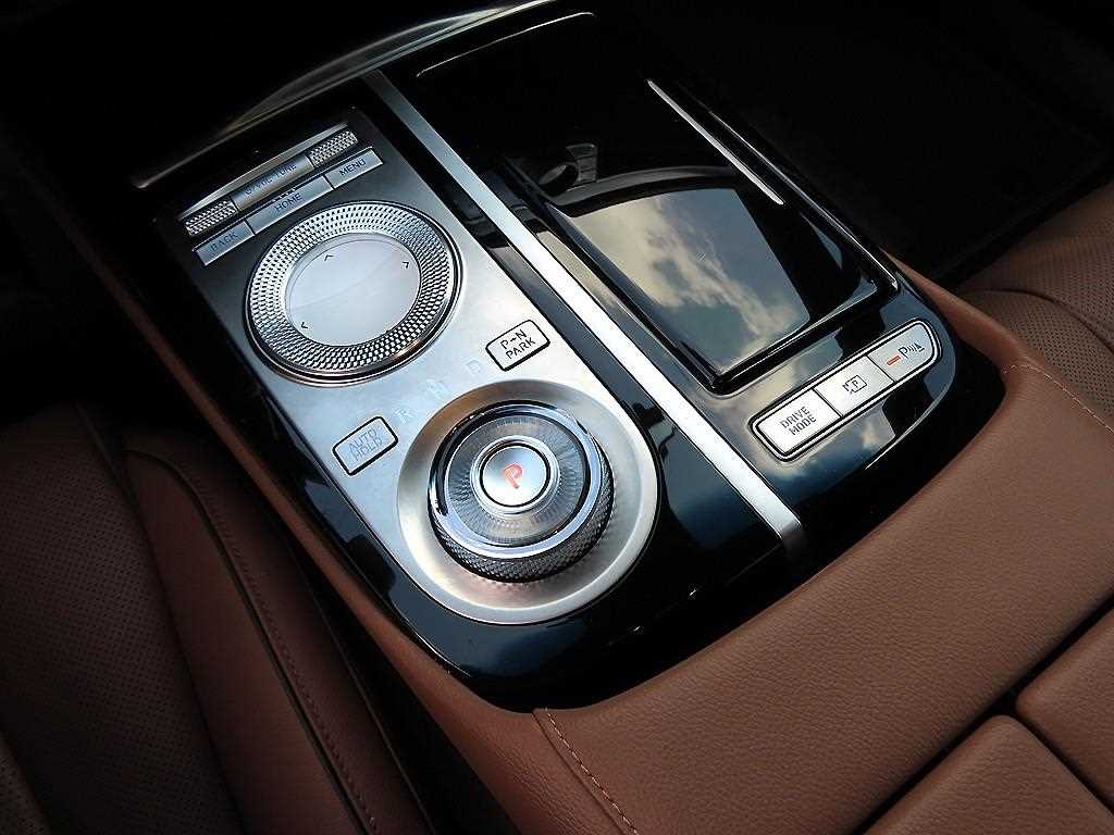 Genesis G80 — photo 11