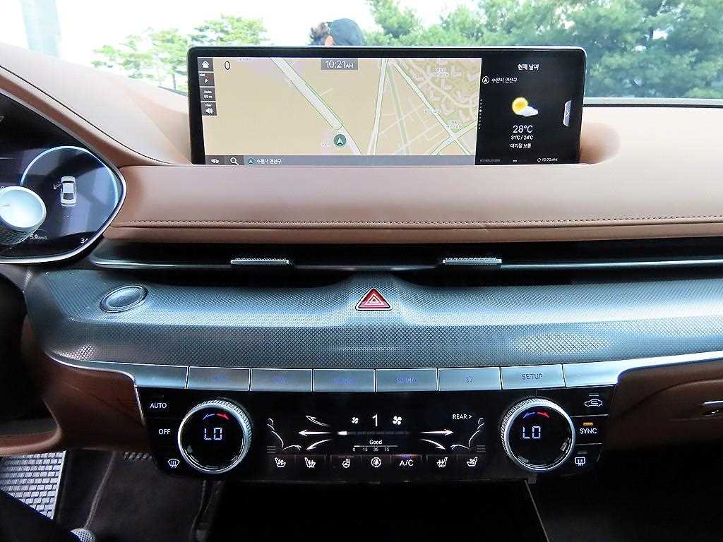 Genesis G80 — photo 12