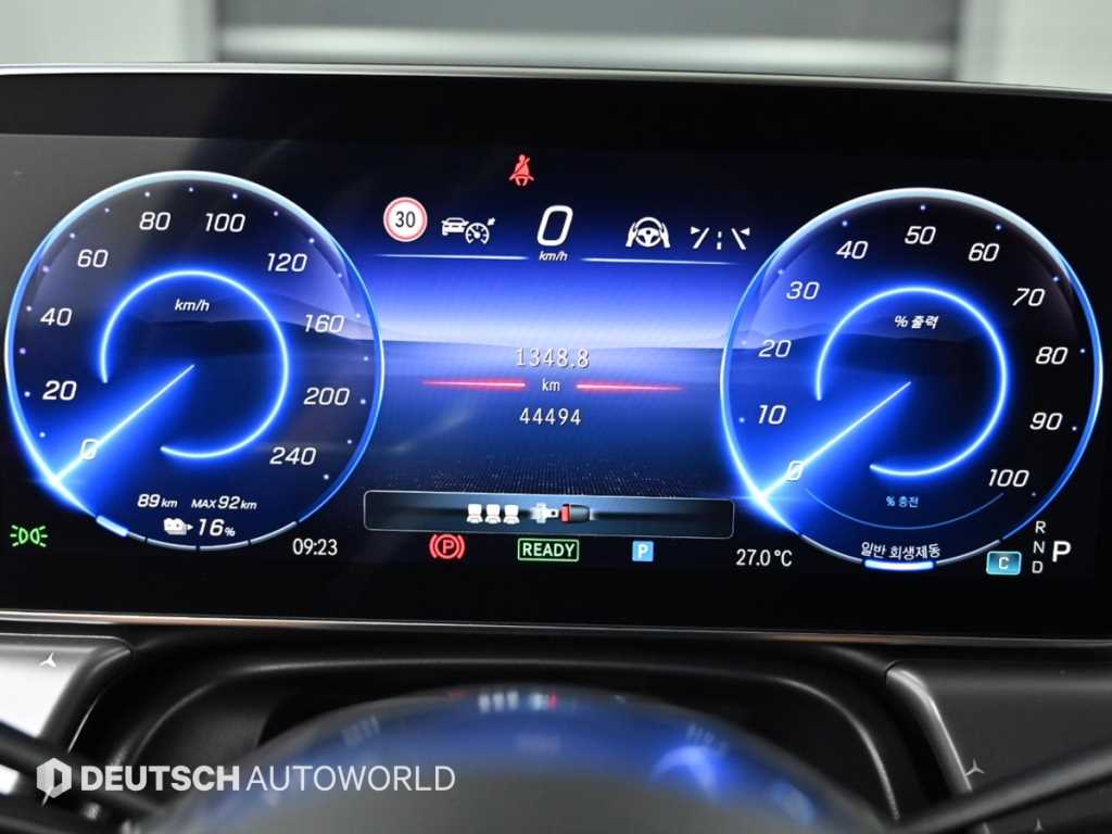 Mercedes-Benz EQE — photo 08