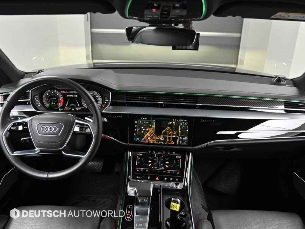 Audi A8 — photo 07
