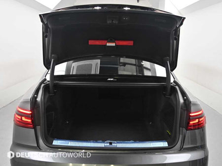 Audi A8 — photo 19