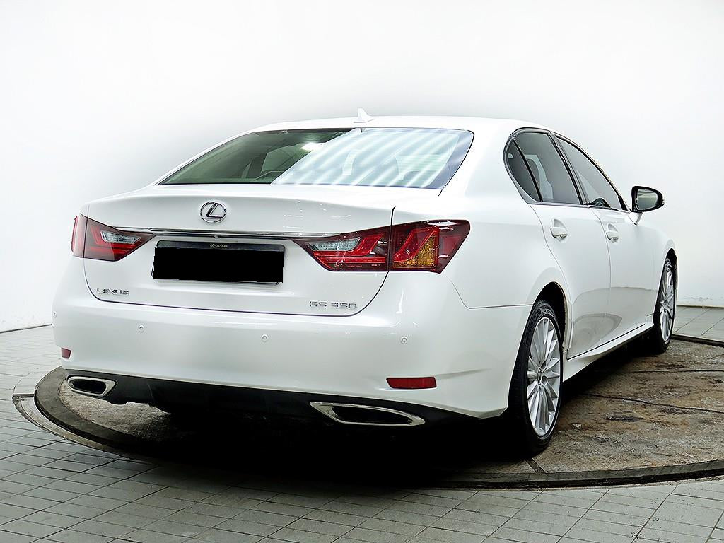 Lexus GS — photo 04