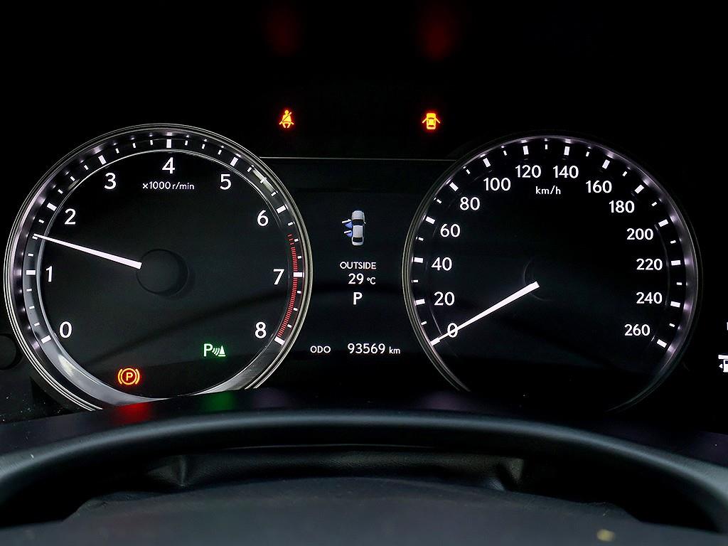 Lexus GS — photo 06