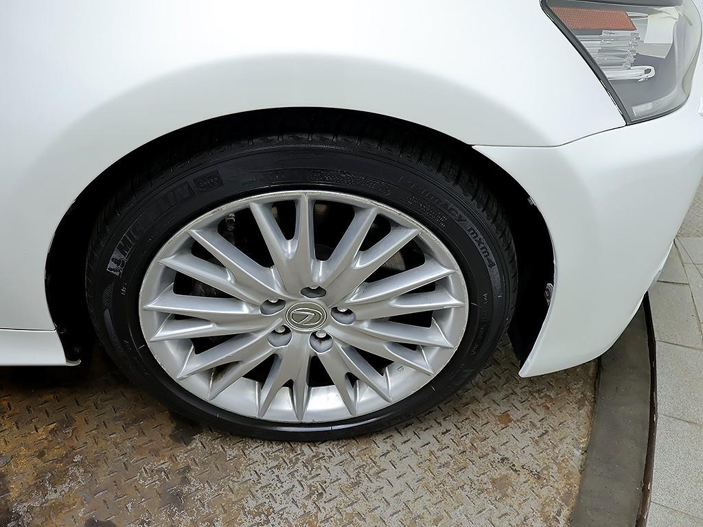 Lexus GS — photo 07