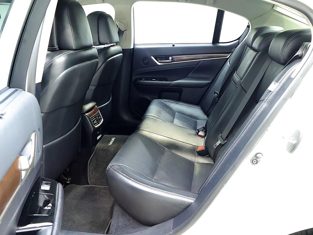 Lexus GS — photo 12