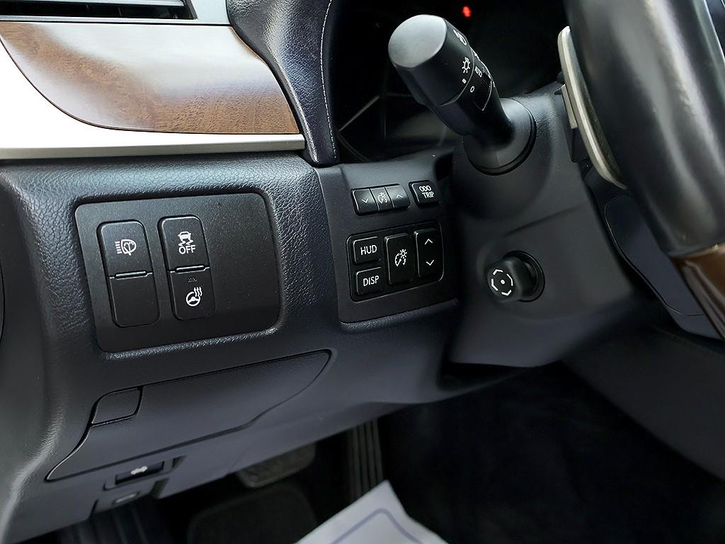 Lexus GS — photo 17