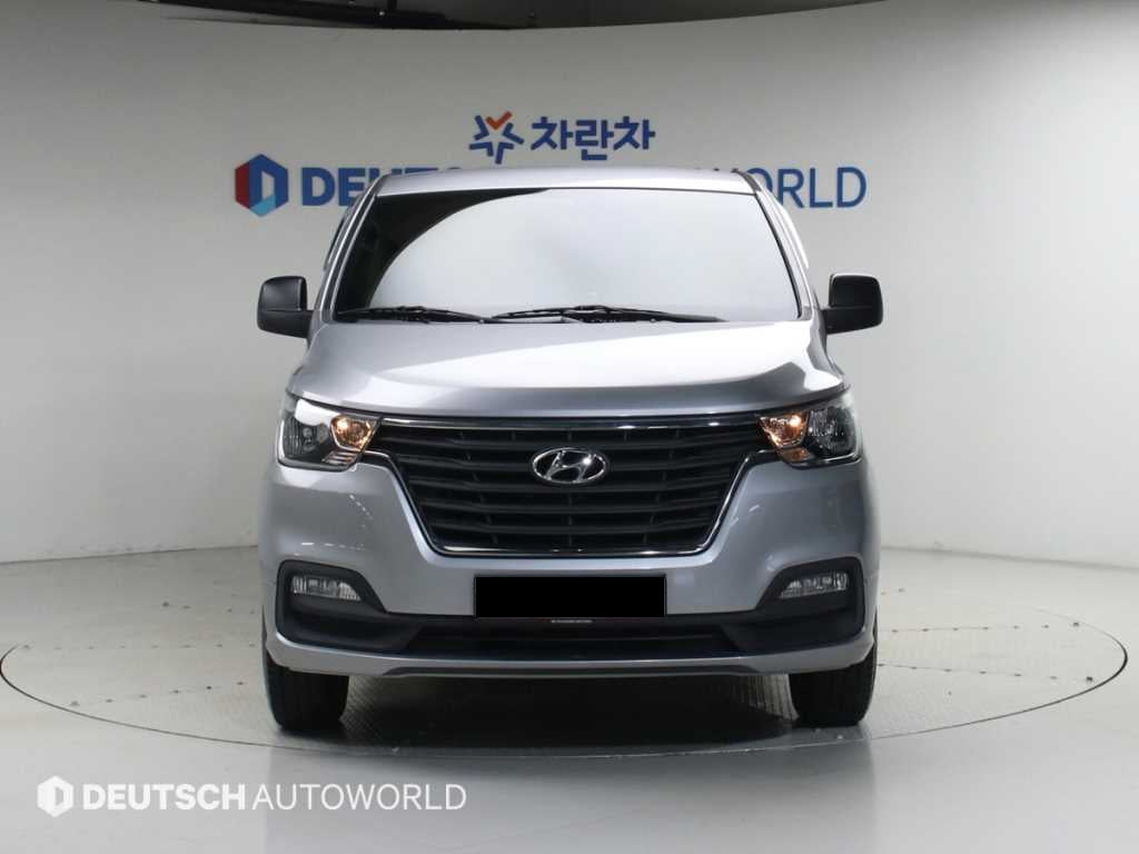 Hyundai Starex — photo 03