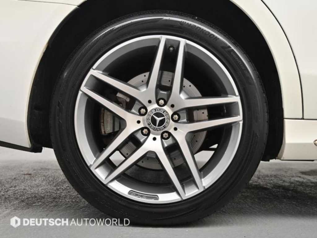 Mercedes-Benz S-Class — photo 06