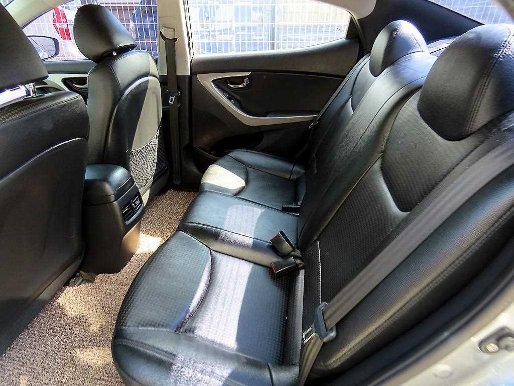 Hyundai Avante — photo 06
