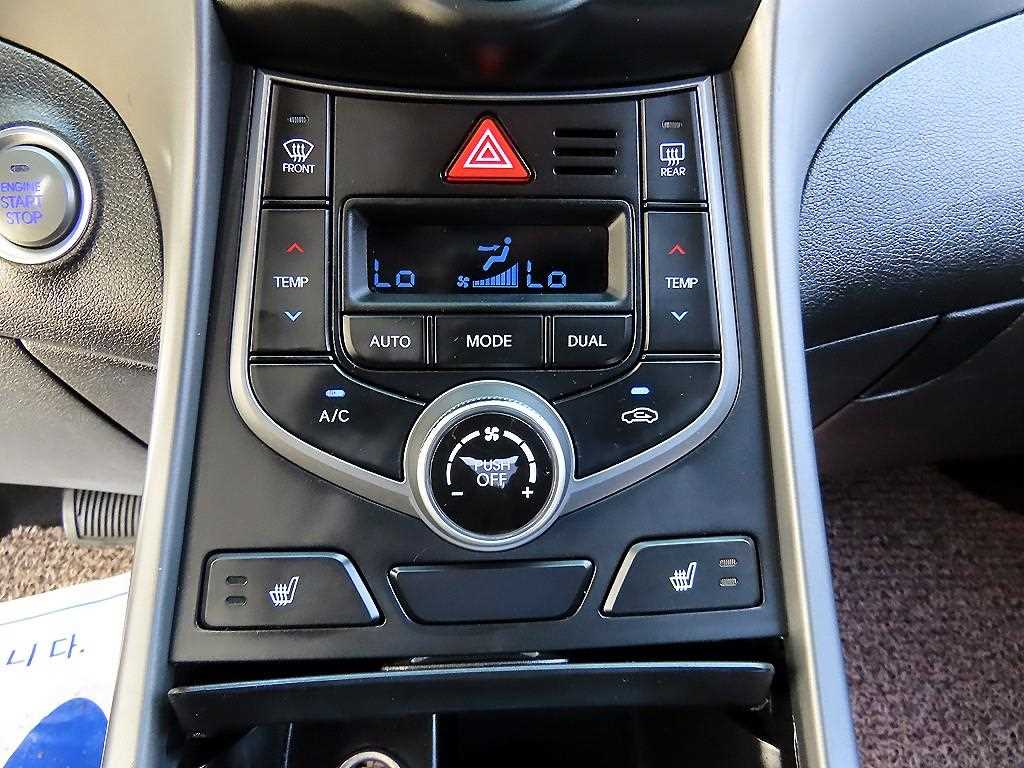 Hyundai Avante — photo 14