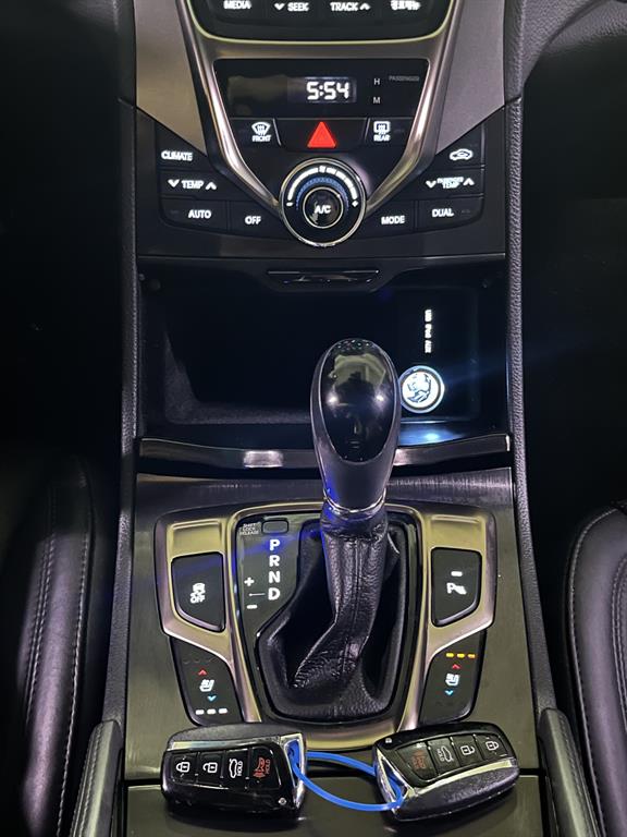 Hyundai Grandeur — photo 12