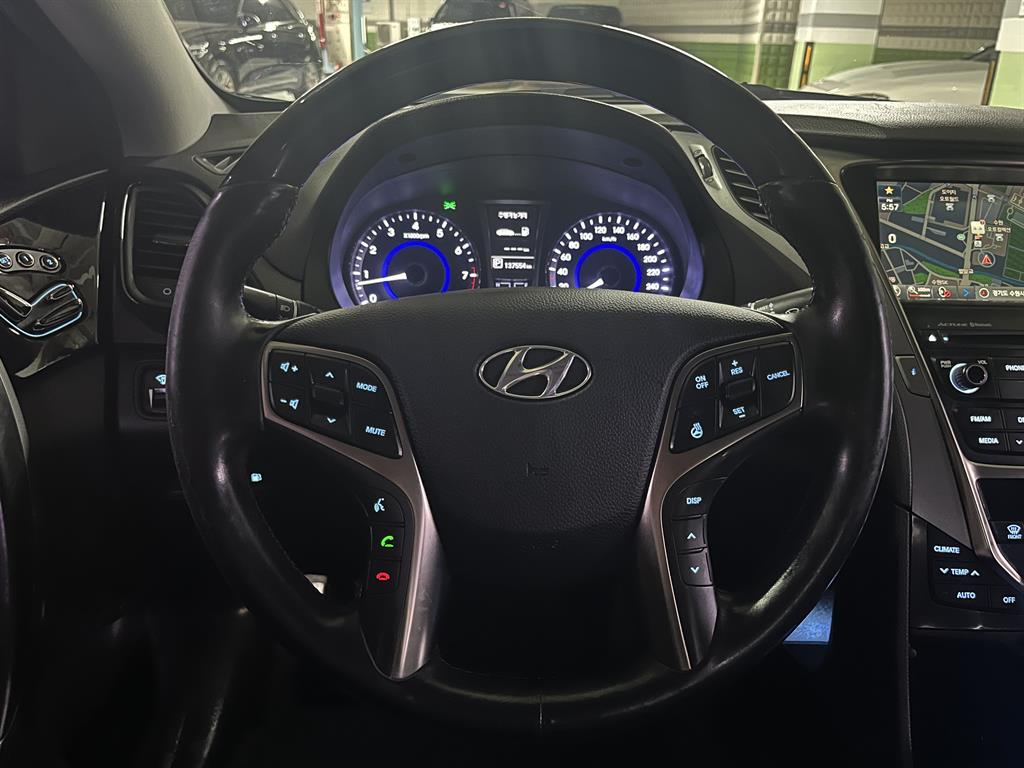 Hyundai Grandeur — photo 15