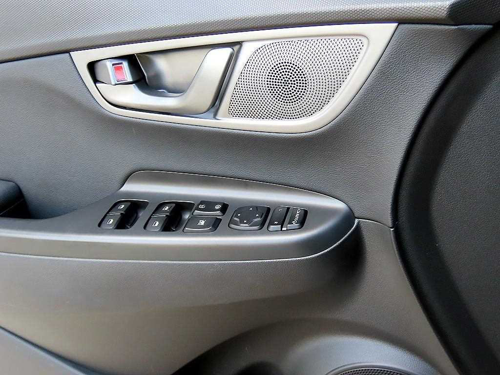 Hyundai Kona — photo 12