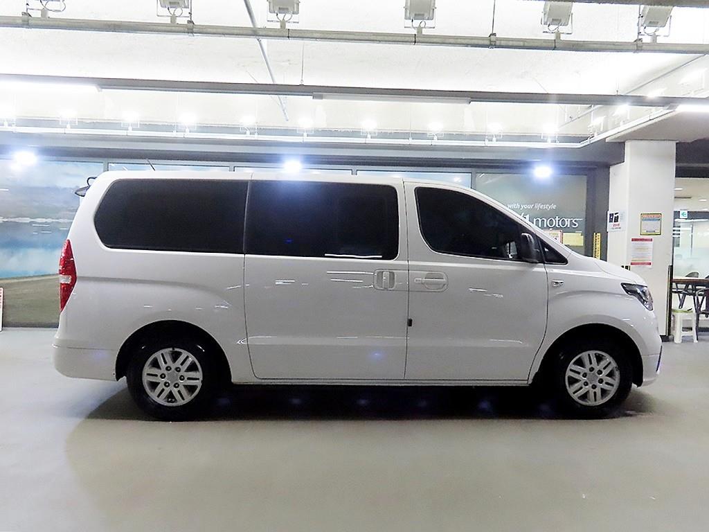 Hyundai Starex — photo 03