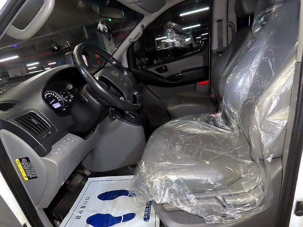 Hyundai Starex — photo 06