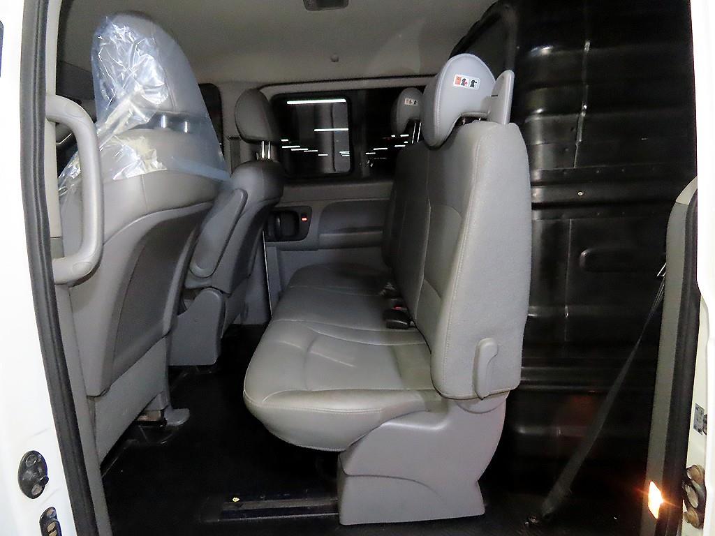 Hyundai Starex — photo 07