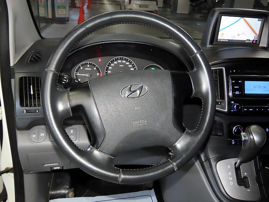 Hyundai Starex — photo 08