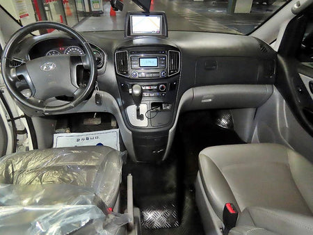 Hyundai Starex — photo 10