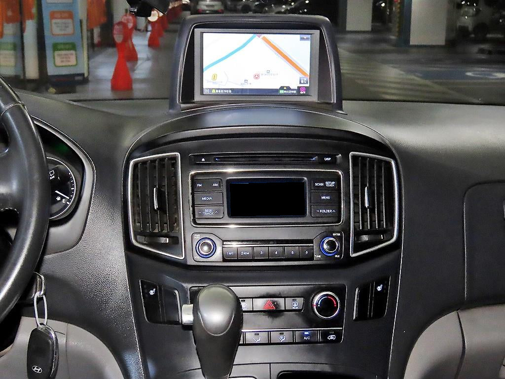 Hyundai Starex — photo 11