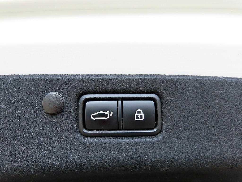 Hyundai Grandeur — photo 17