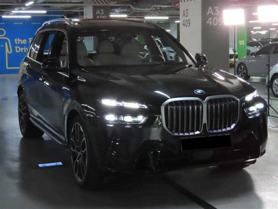 BMW X7 — photo 02