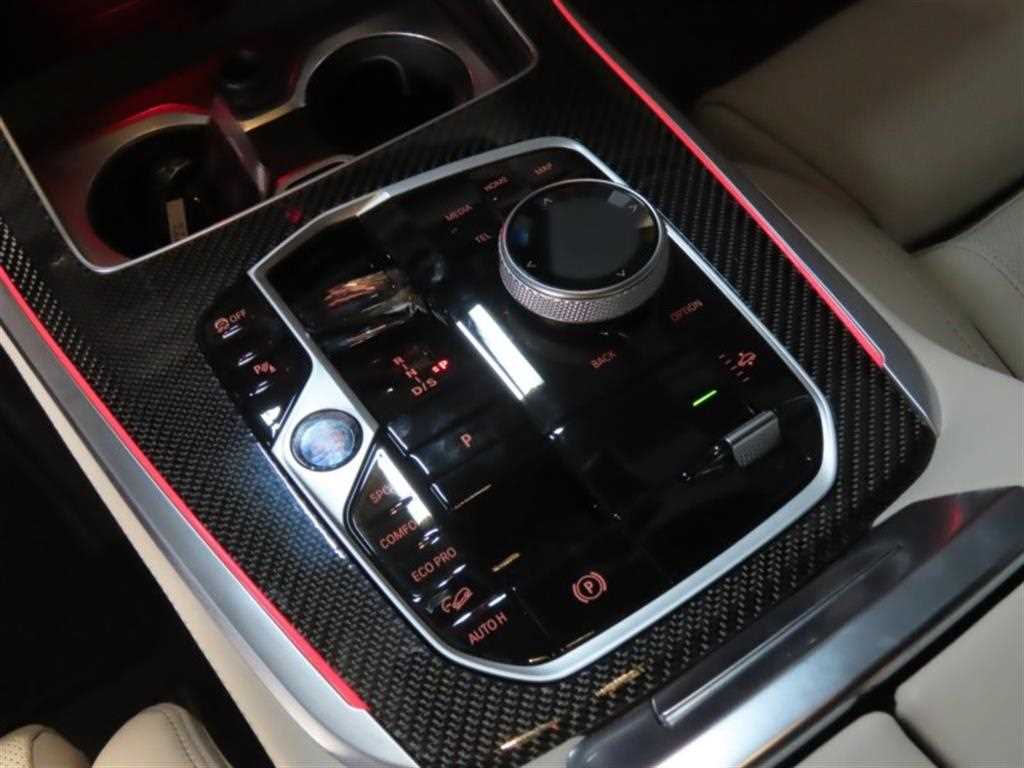 BMW X7 — photo 06