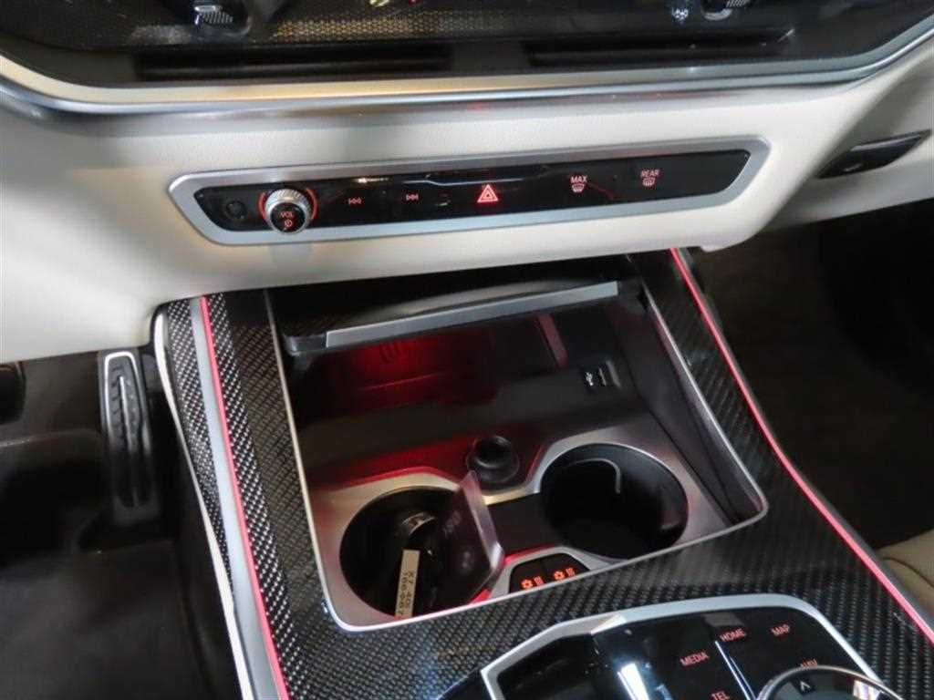 BMW X7 — photo 07