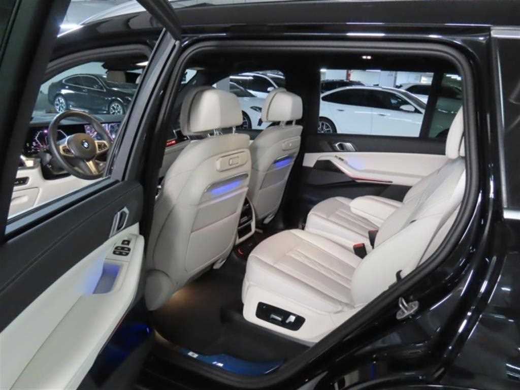 BMW X7 — photo 14