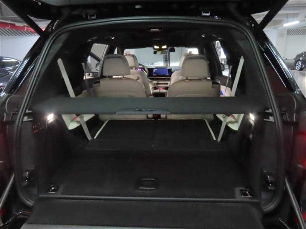 BMW X7 — photo 18