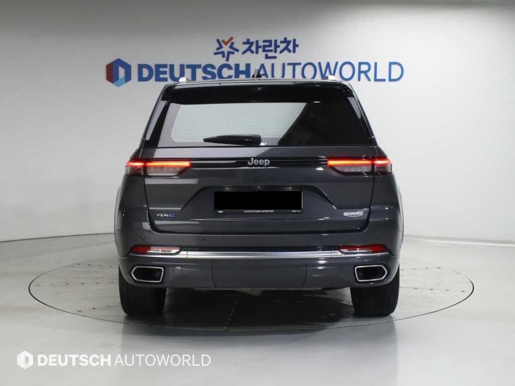 Jeep Cherokee — photo 04