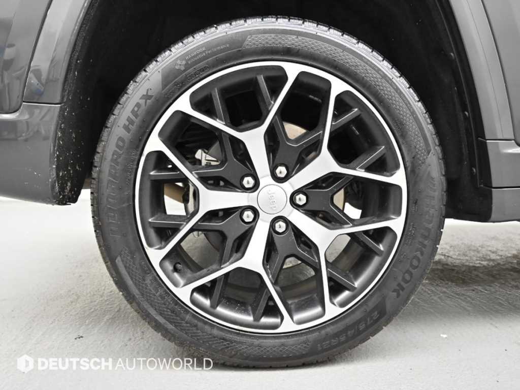 Jeep Cherokee — photo 05