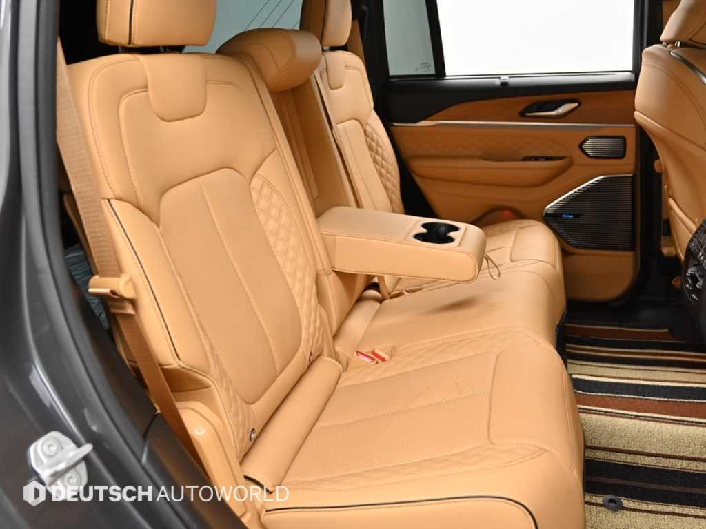 Jeep Cherokee — photo 12