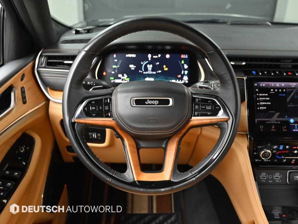 Jeep Cherokee — photo 13