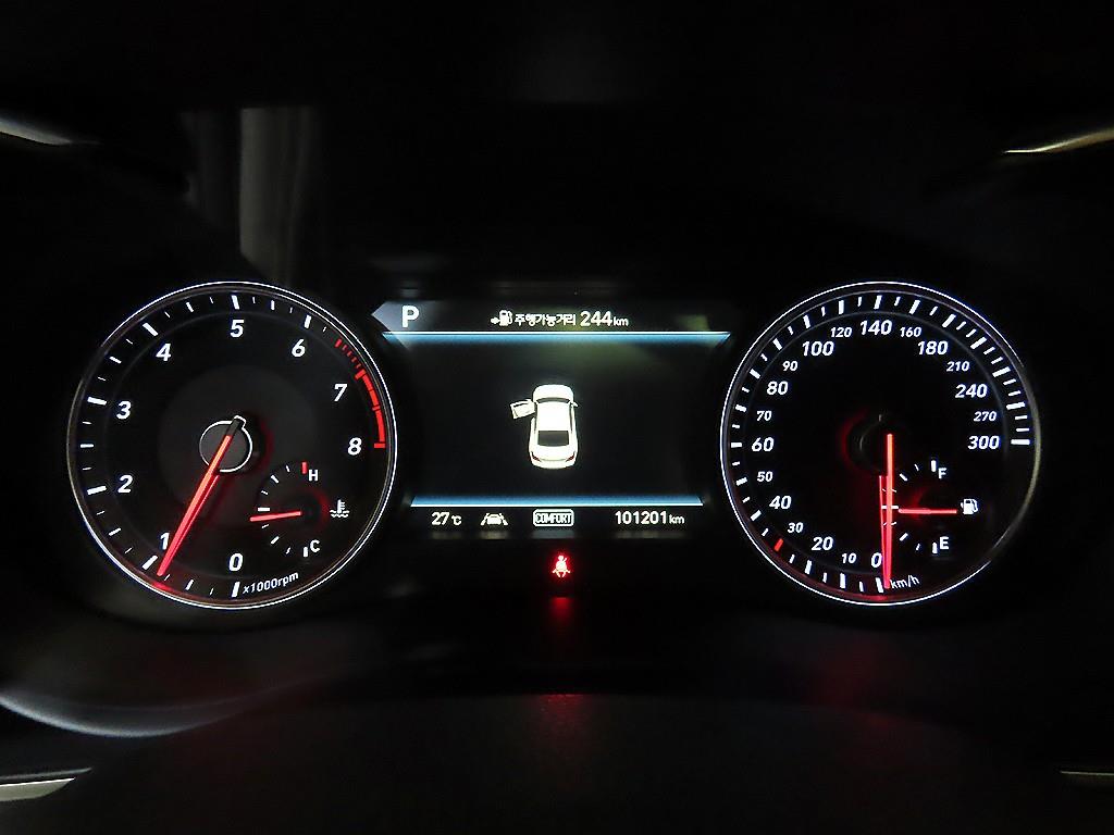 Genesis G70 — photo 09