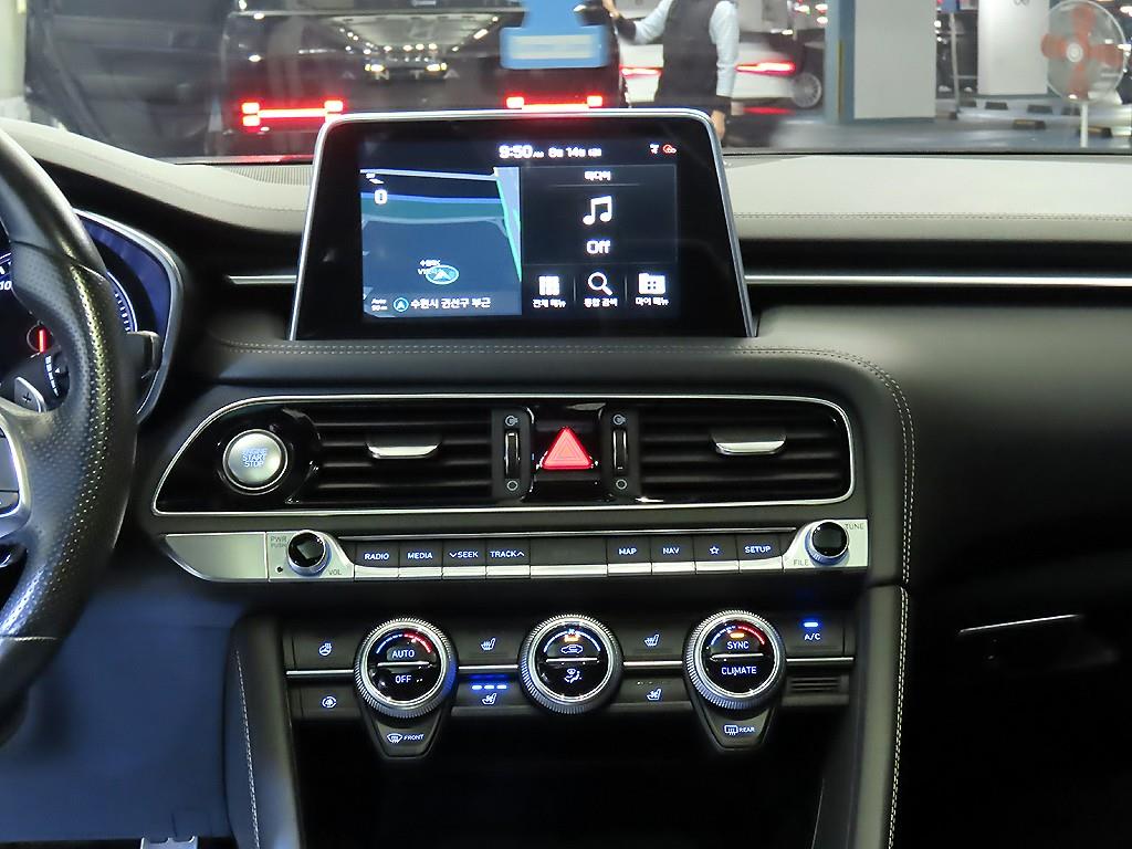 Genesis G70 — photo 11